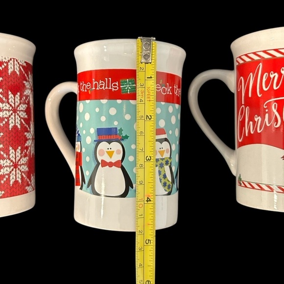 Royal Norfolk Greenbrier International Inc. - Set of 3 Christmas Mugs - Picture 5 of 6